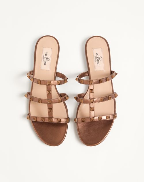 Valentino Garavani - Rockstud Flat Metallic Nappa Slide Sandal - Bronze - Woman - Sandals
